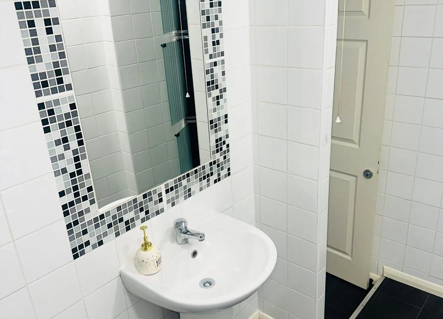 Bromley Bliss Apartment Getaway 0*,  United Kingdom