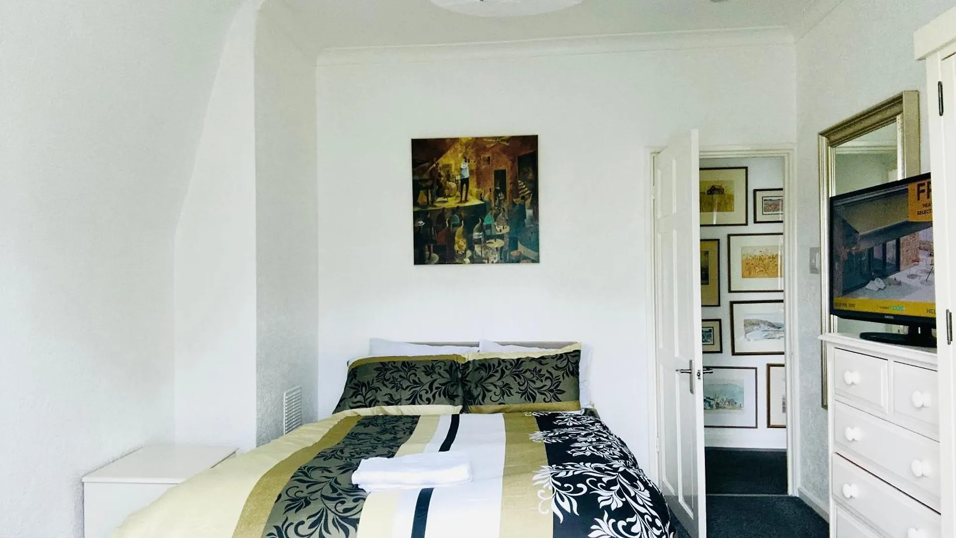 Bromley Bliss Apartment Getaway 0*,